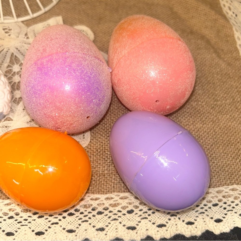Vintage Avon 1997 Easter Egg Pals Lamb and Bunny set egg holders 4" plastic - Picture 9 of 11